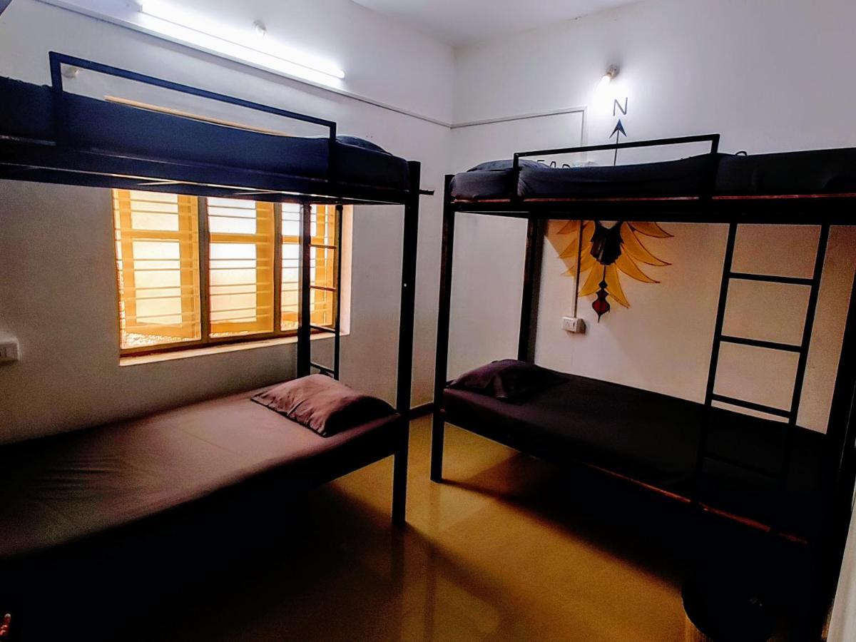 Gogonuts Hostel Varkala Exteriör bild