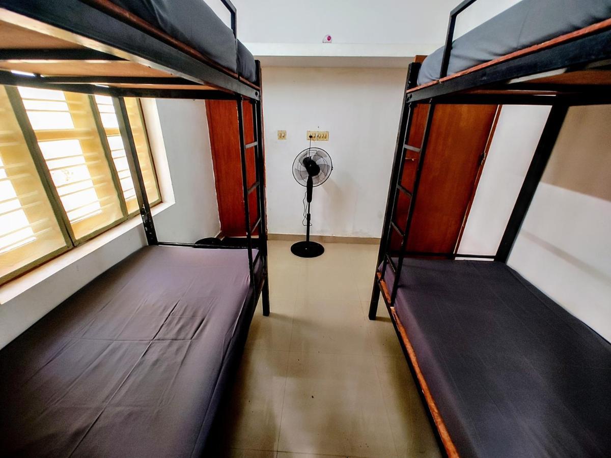 Gogonuts Hostel Varkala Exteriör bild